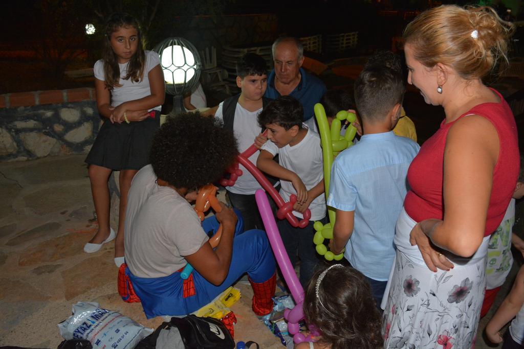 Hotel First Class Didim Esterno foto